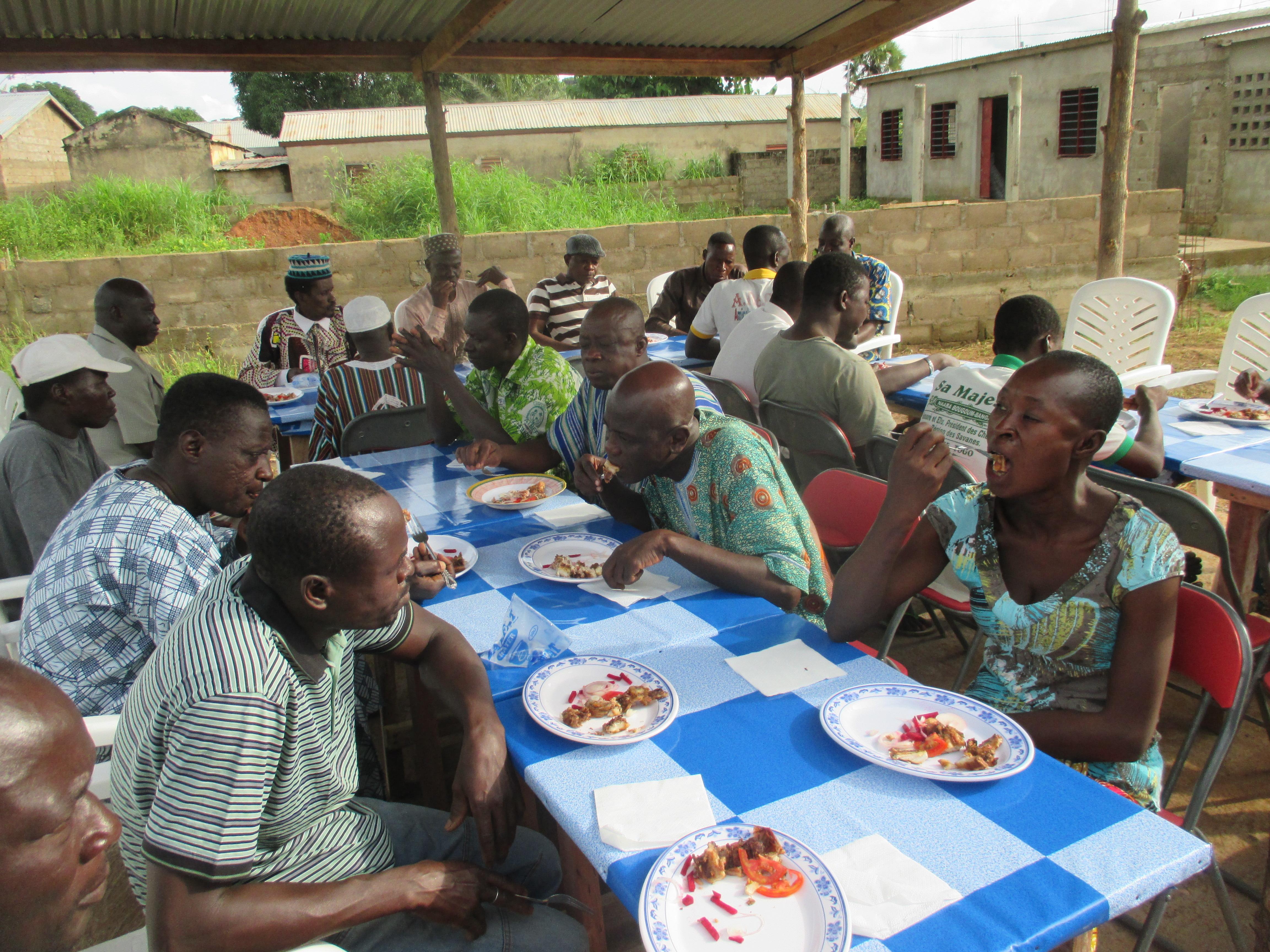 Dégustation de Vital Lapin, Togo © Orepsa