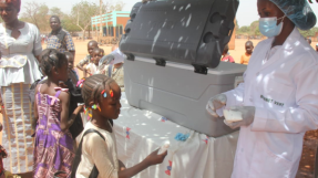 Yaourts à base de lait local dans une cantine de Bobo-Dioulasso © Gret